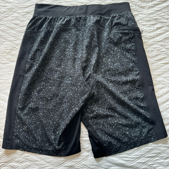 Lululemon Men’s Shorts - Picture 2 of 5